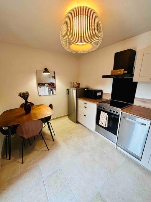 Charmant Petit Appartement Place De L Eglise بيانا المظهر الخارجي الصورة