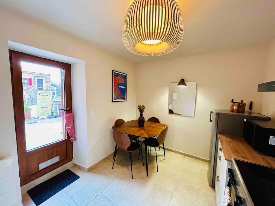 Charmant Petit Appartement Place De L Eglise بيانا المظهر الخارجي الصورة